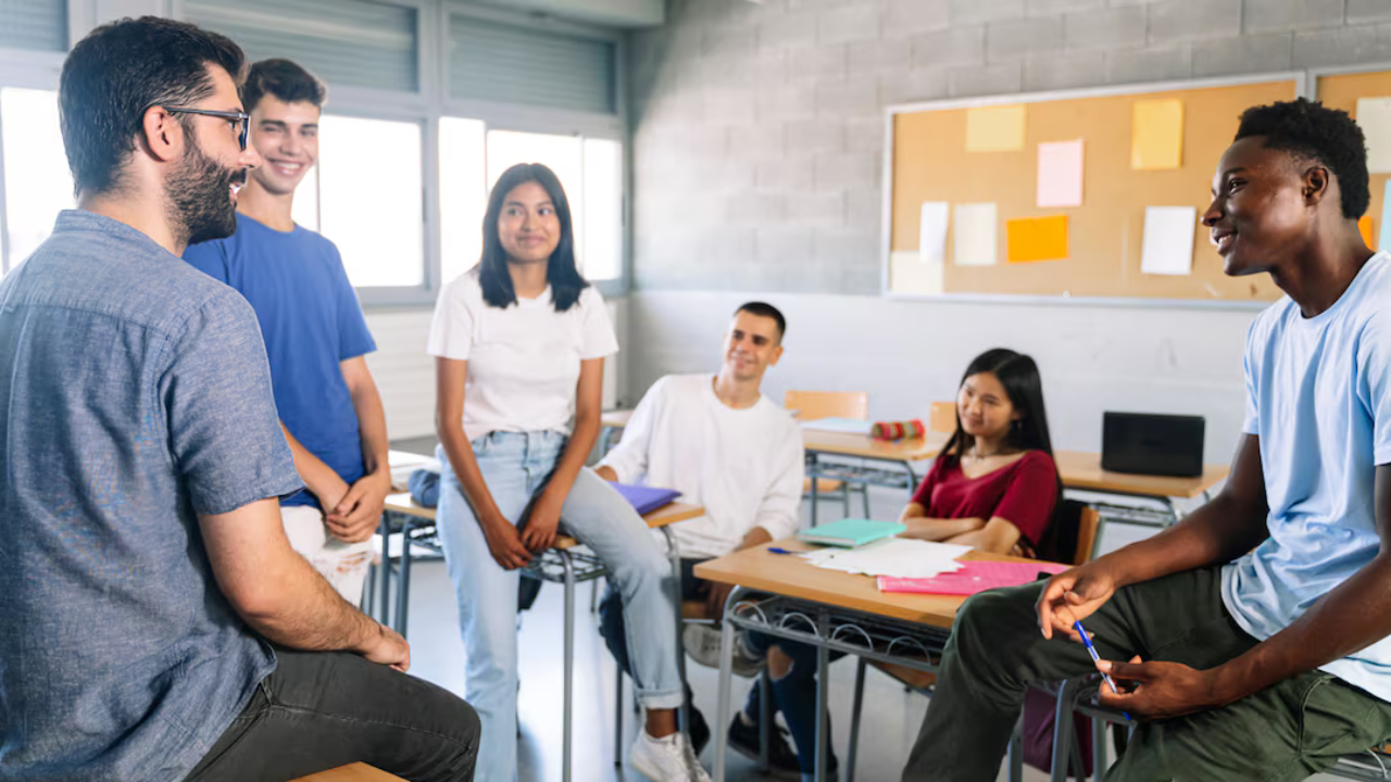 Stop Being Broke: 100+ Ways to Make Money in College – Winter 2023